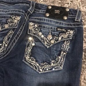 Miss me Jeans 30” out seam 41” Inseam is 33”
